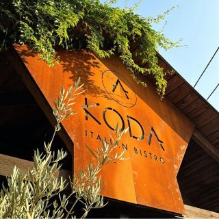 COR-TENová ocel jako výrazný prvek firemní identity🧡 Naše firemní cedule z COR-TENu vynikají svou přirozenou patinou,...